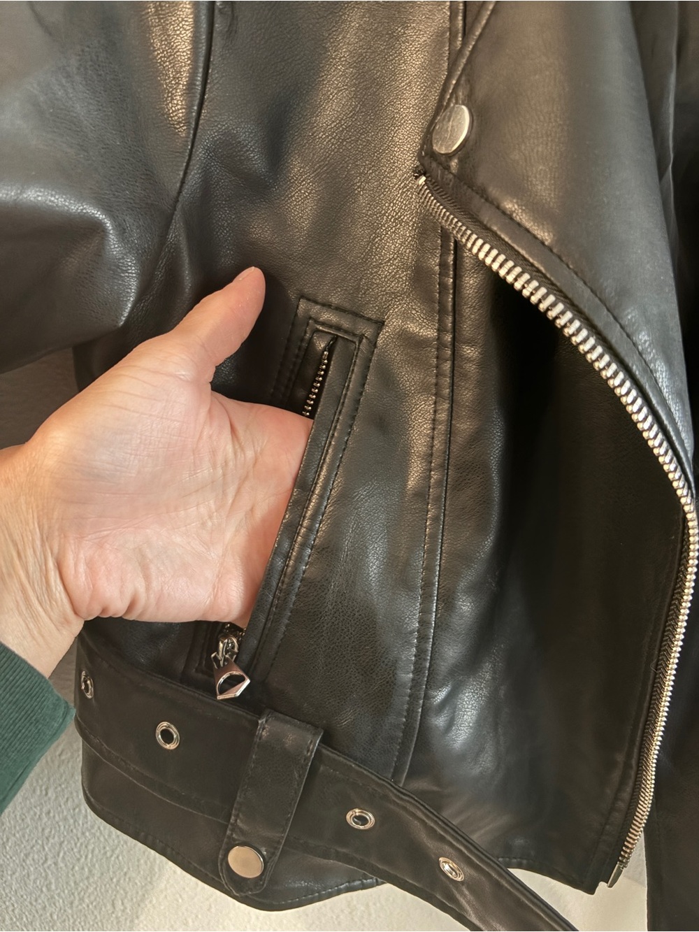 Ashley By 26 International Black Cropped Faux Leather Biker Jacket - Picture 3 of 4